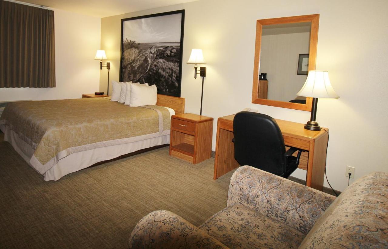 Homestead Inn And Suites Hardin Екстериор снимка