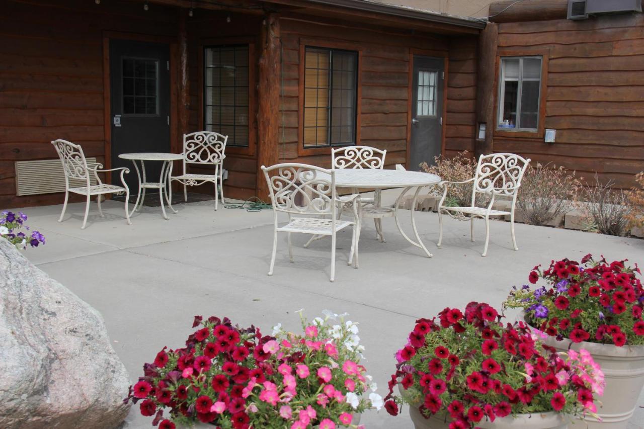 Homestead Inn And Suites Hardin Екстериор снимка