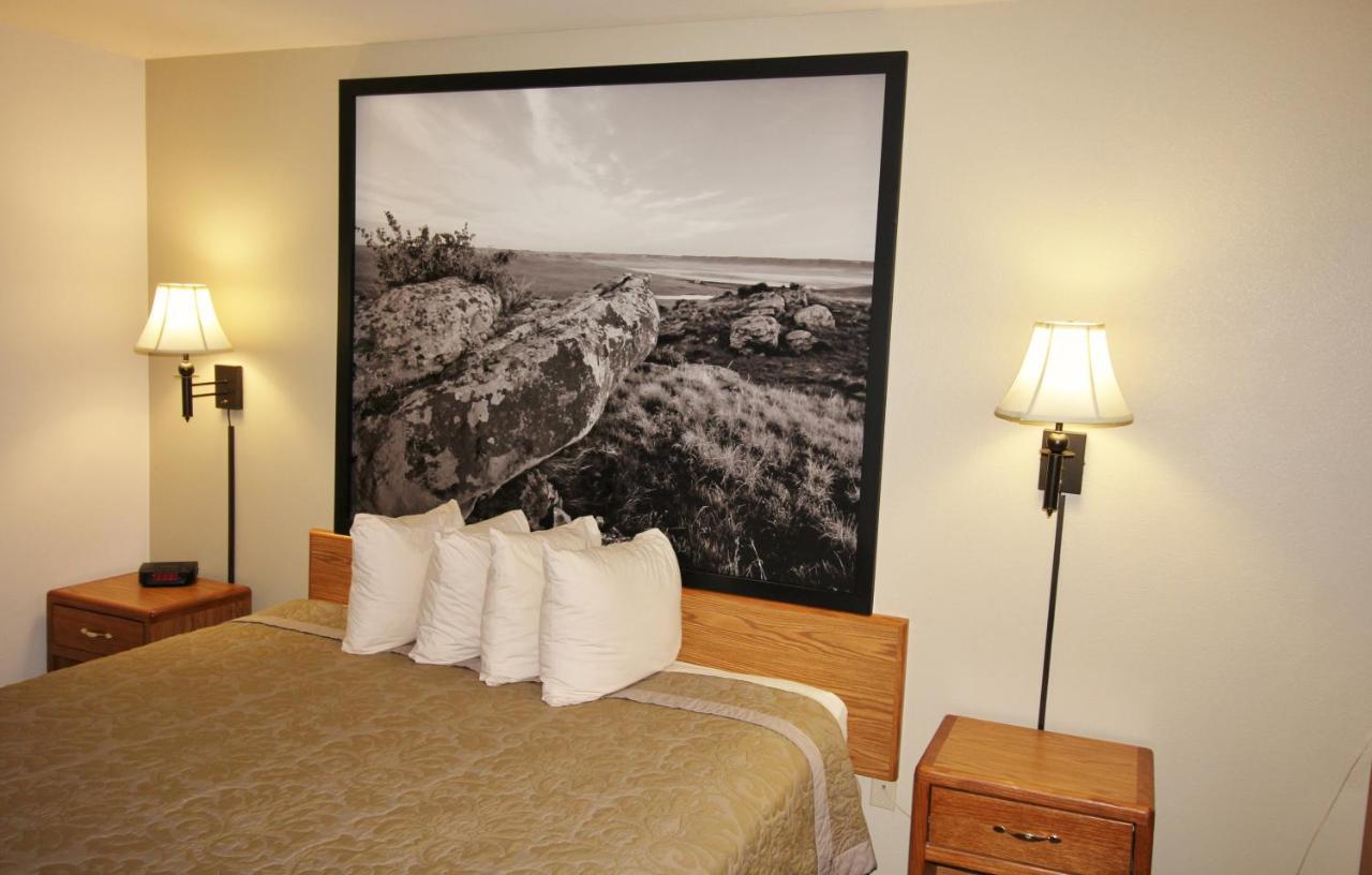 Homestead Inn And Suites Hardin Екстериор снимка
