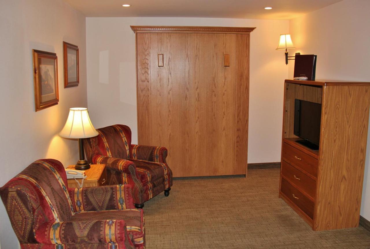 Homestead Inn And Suites Hardin Екстериор снимка
