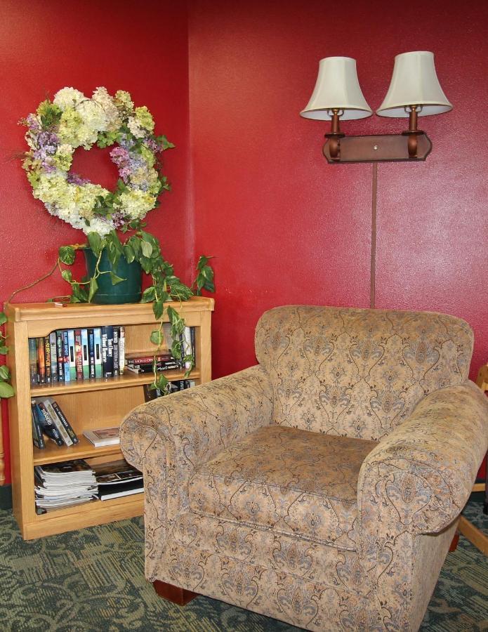 Homestead Inn And Suites Hardin Екстериор снимка