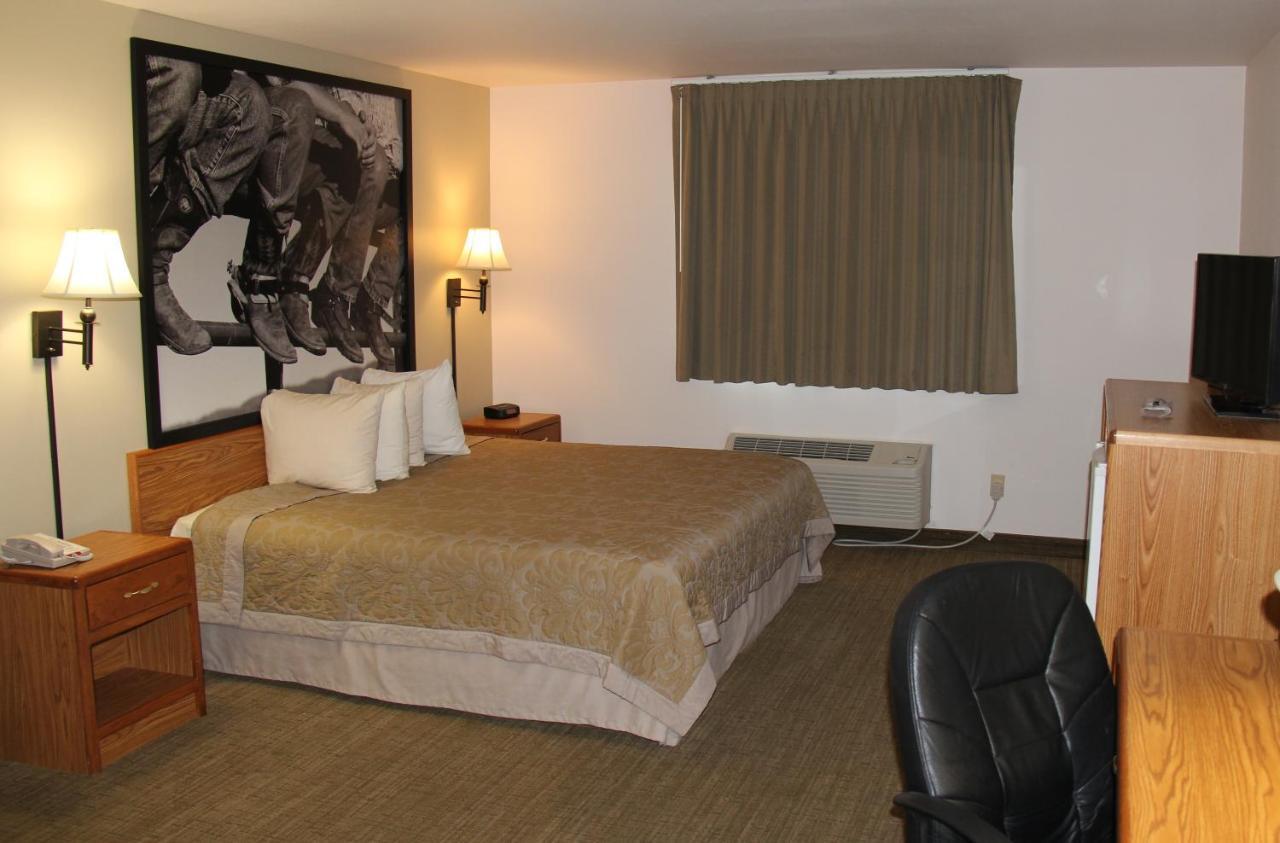 Homestead Inn And Suites Hardin Екстериор снимка