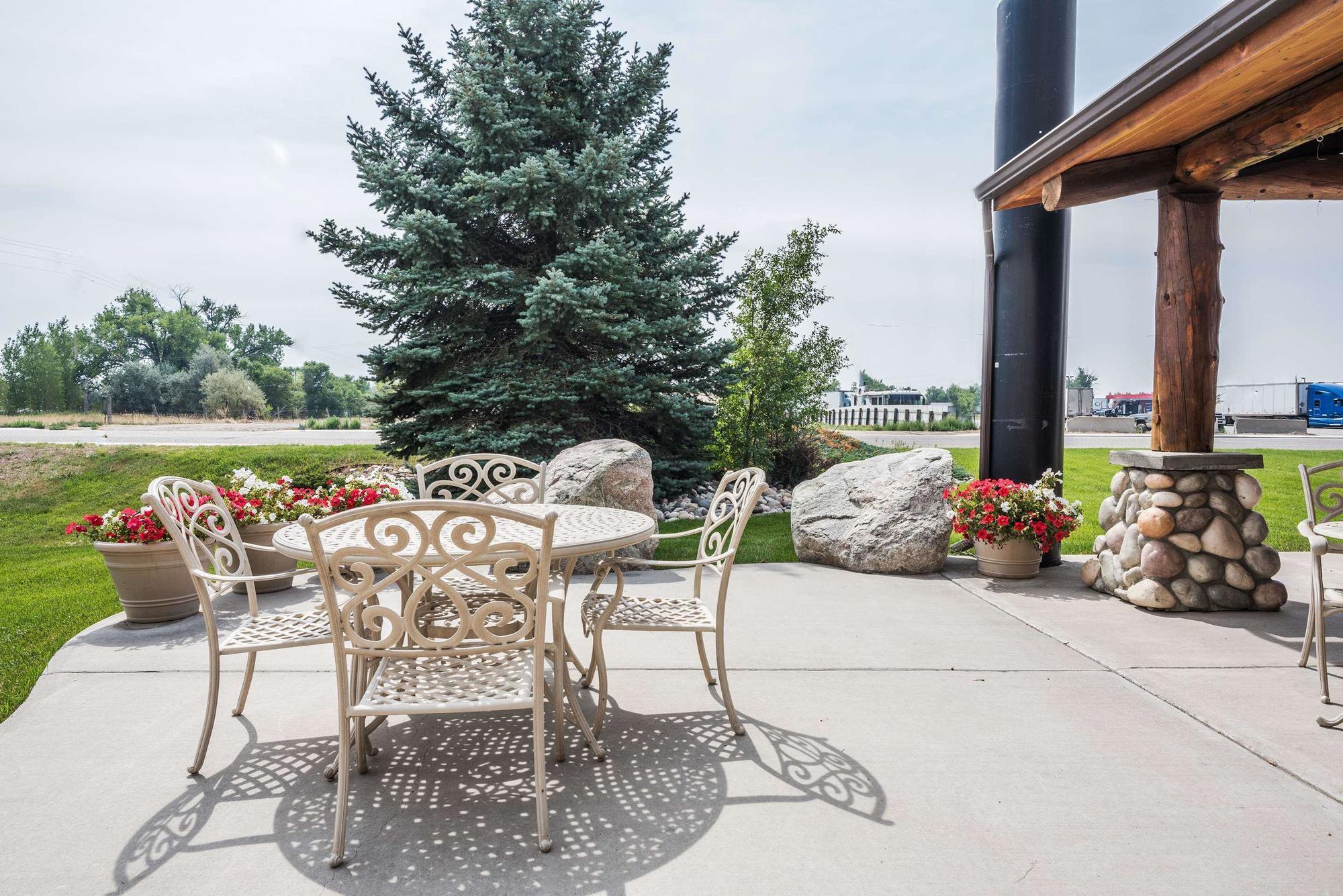Homestead Inn And Suites Hardin Екстериор снимка