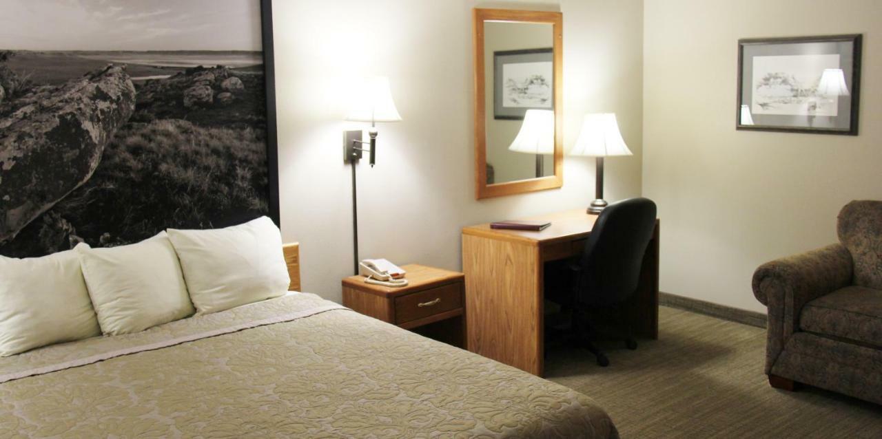 Homestead Inn And Suites Hardin Екстериор снимка