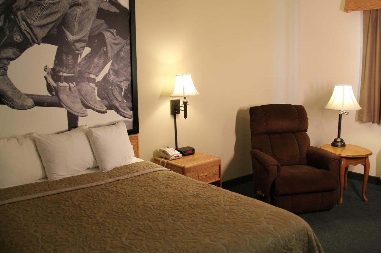 Homestead Inn And Suites Hardin Екстериор снимка