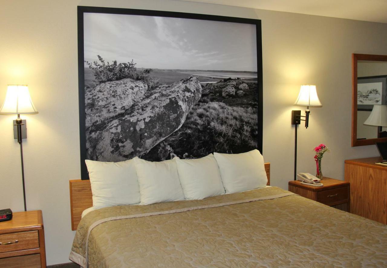 Homestead Inn And Suites Hardin Екстериор снимка