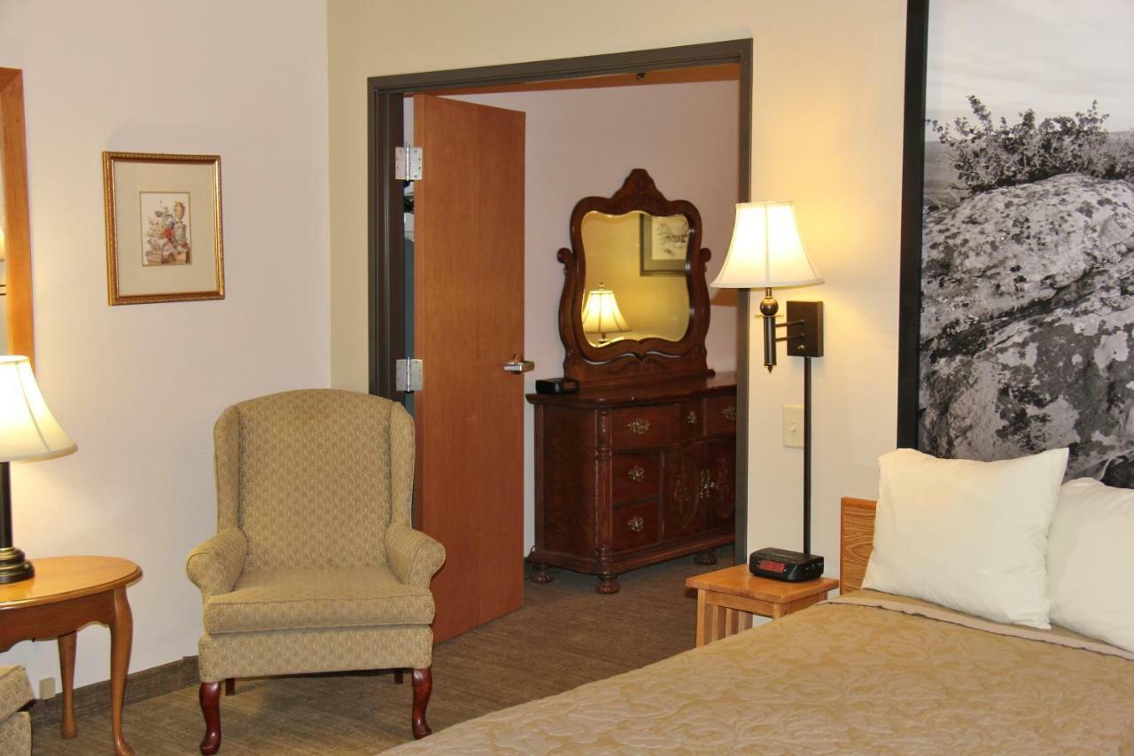 Homestead Inn And Suites Hardin Екстериор снимка