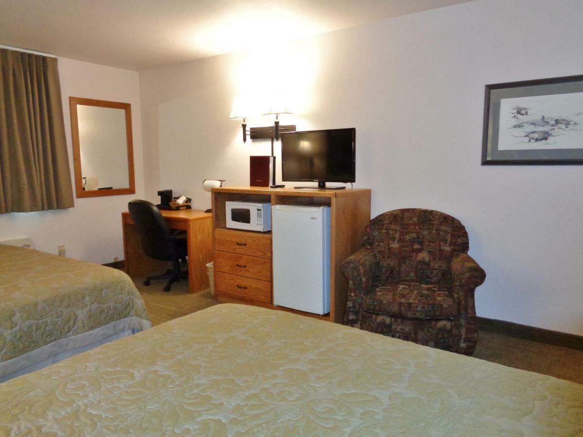 Homestead Inn And Suites Hardin Екстериор снимка