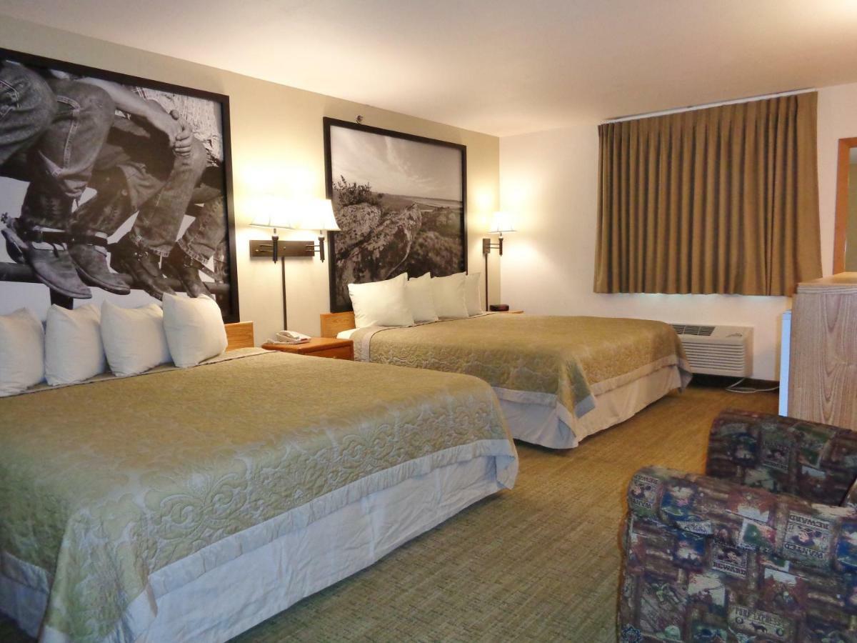 Homestead Inn And Suites Hardin Екстериор снимка
