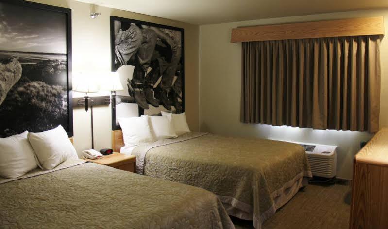 Homestead Inn And Suites Hardin Екстериор снимка